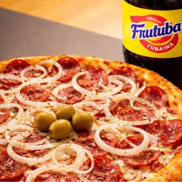 Pizza de Calabresa Sem Borda + 1 Frutuba 2 litros (POR CONTA DA CASA)