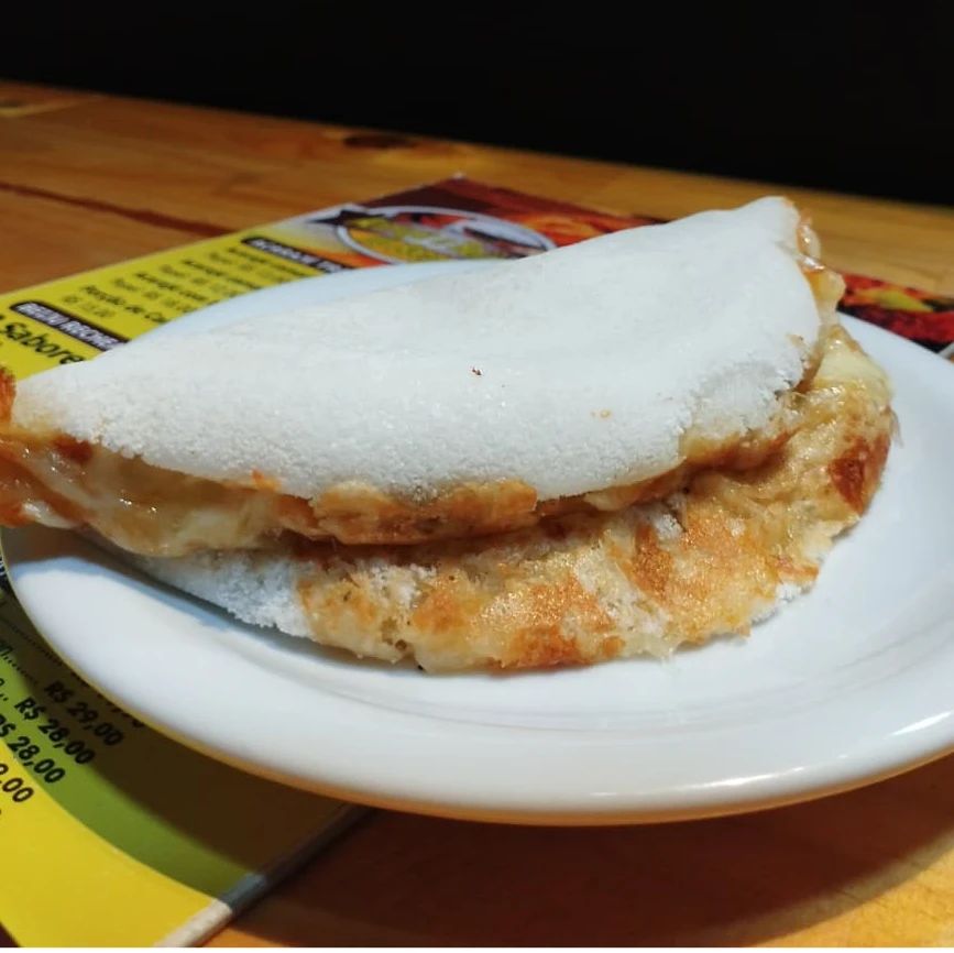 beiju carne e queijo